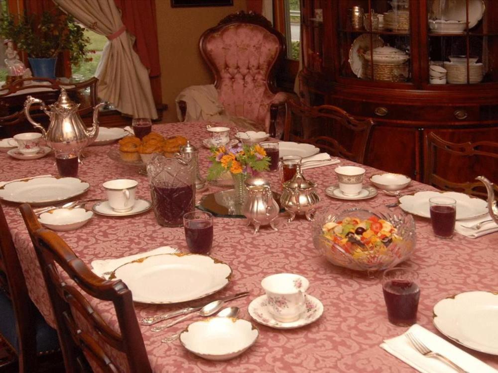 Victorian Loft Bed And Breakfast เคลียร์ฟิลด์ ภายนอก รูปภาพ